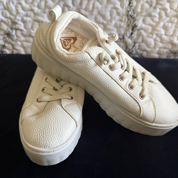 Roxy Women's Cream Athletic Shoes - Picture 2 of 2
